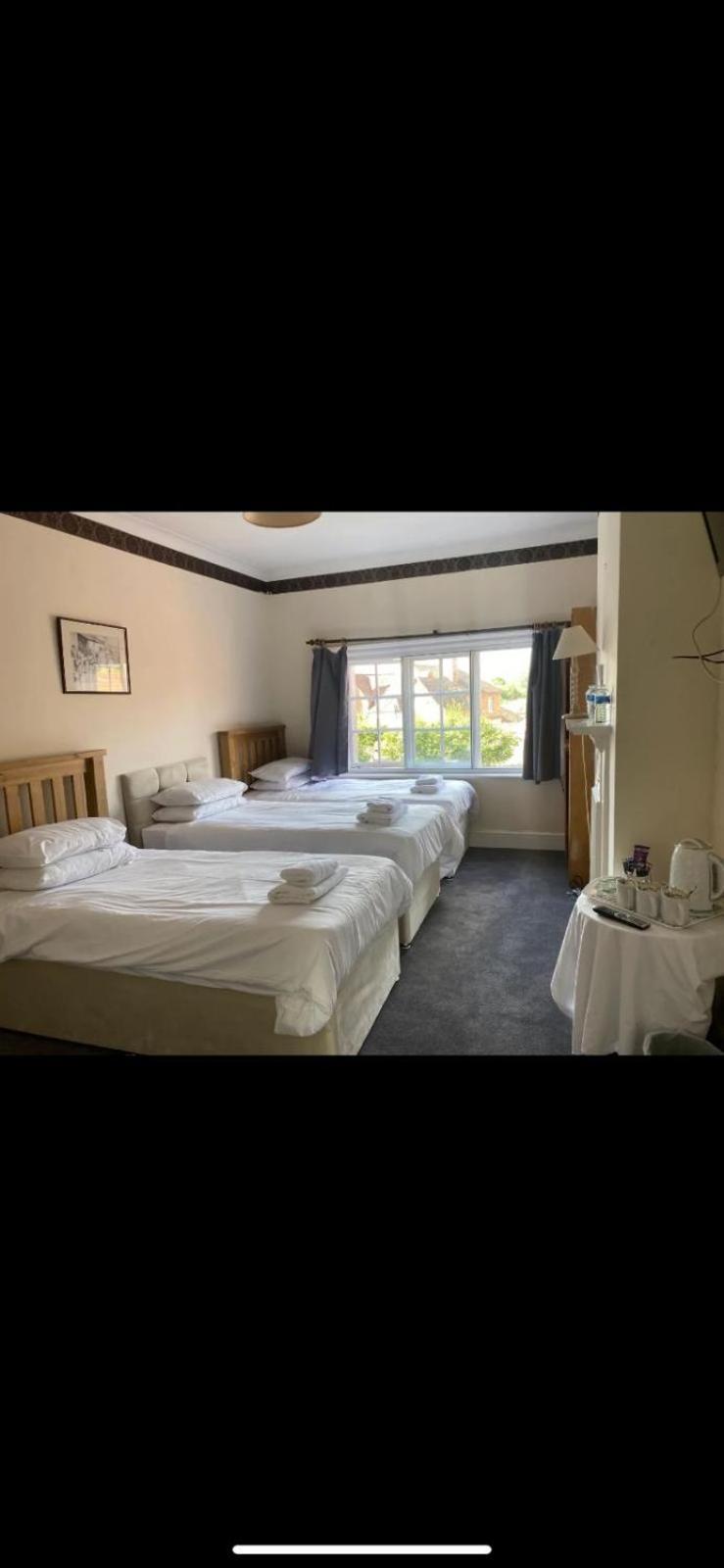 The Cranley Hotel Cranleigh Esterno foto