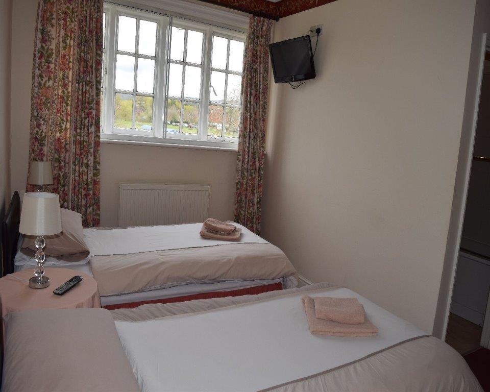 The Cranley Hotel Cranleigh Esterno foto